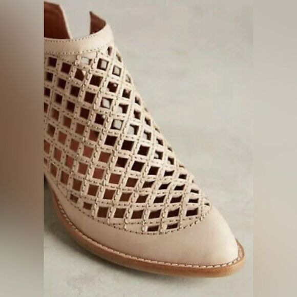 Jeffrey Campbell Taggart Open Weave Ankle Booties Beige Women’s Size 7 - Picture 6 of 12